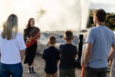 7 Hours Te Puia Rotorua Tour from Tauranga with Concert - Pohutu Geyser: the main spectacle and how to handle the timing