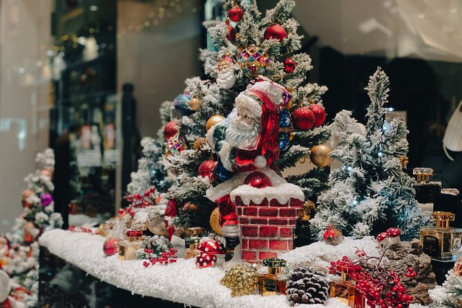 A Fairytale Christmas Day with Food and Christmas Concert - Trafalgar Square: Christmas trees, old decorations, and better context