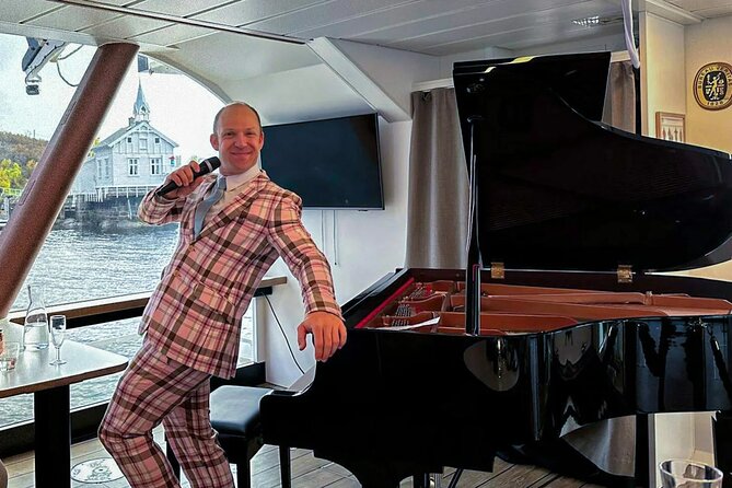 Afternoon Tea and Classic Concert on the Fjord - Oslofjord highlights: villas, islands, lighthouses, and bathing houses