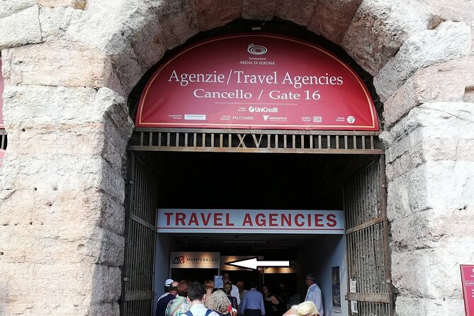 Arena di Verona Opera - Ticket + 1h City guided walking tour - Returning to the Arena: pairing street Verona with opera Verona