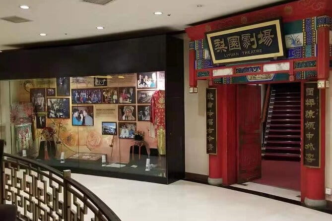 Beijing Liyuan Theater Peking Opera Ticket Booking - Inside the show: subtitles, story flow, and the acrobatics punch