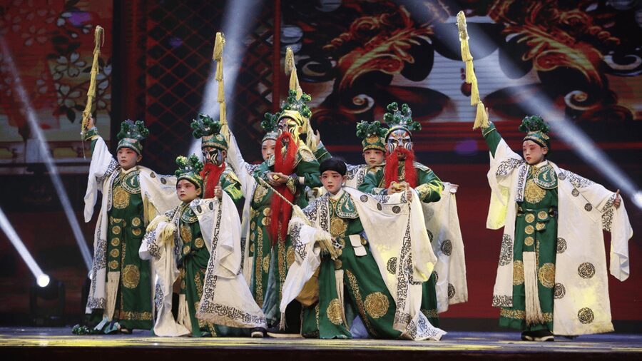 Beijing: Must-See Peking Opera at Liyuan Theatre Ticket - Should you book this Peking Opera at Liyuan Theatre?