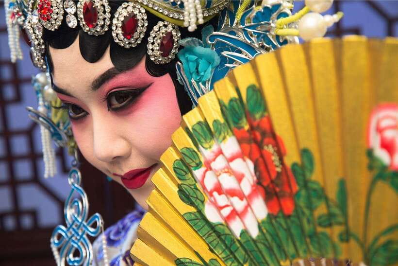 Beijing: Must-See Peking Opera at Liyuan Theatre Ticket - Dinner at the theatre: roast duck or vegetarian before the curtain