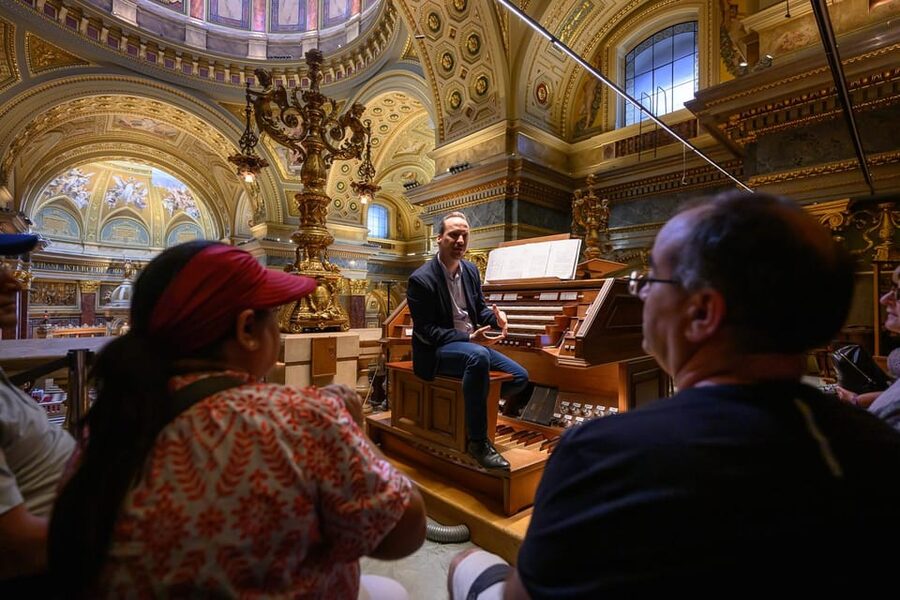 Budapest: St.Stephen's Basilica Grand Organ Concert Tickets - Gallery viewing: getting close without feeling lost