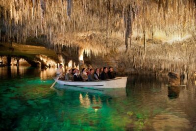 Caves of Drach Half-Day Tour with Boat Trip and Music Concert - Coach ride from Palma: comfort, commentary, and the Montuïri windmills stop