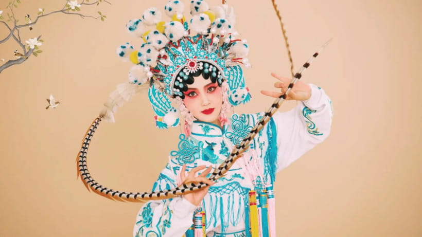 Chengdu: Liyuan Theater Sichuan Opera Face-Changing Show - Liyuan Theater in Chengdu: small room, big stage tricks