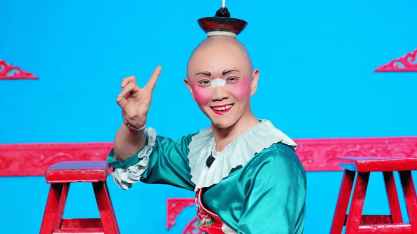 Chengdu: Liyuan Theater Sichuan Opera Face-Changing Show - Tea-house atmosphere: snacks and cover-bowl tea are optional