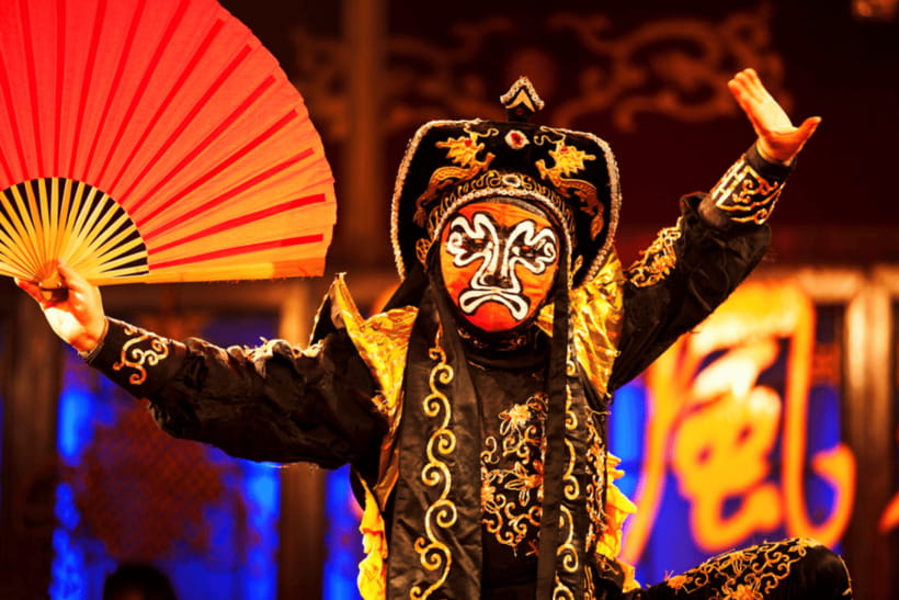 Chengdu: Sichuan Opera Face-Changing and Acrobatics Show - How language works: you can enjoy it without perfect Chinese