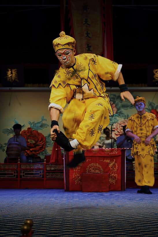 Chengdu: Sichuan Opera Show Ticket - Shu Feng Ya Yun - Entering Shu Feng Ya Yun: Teahouse Energy, Not a Formal Theater