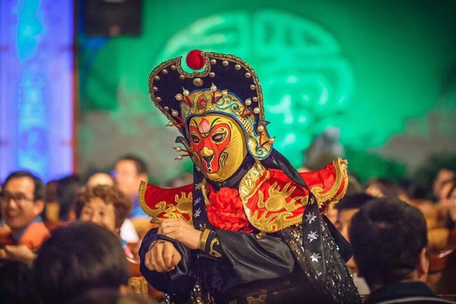 Chengdu: Sichuan Opera Shu Feng Yan Yun Evening Show Ticket - The Main Event: Stick Puppets and Bian Lian Face Changing