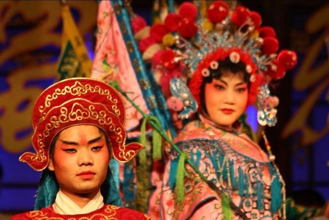 Chengdu Signature Opera Face Changing and Tea - Fire-breathing and the other drama you’ll remember later