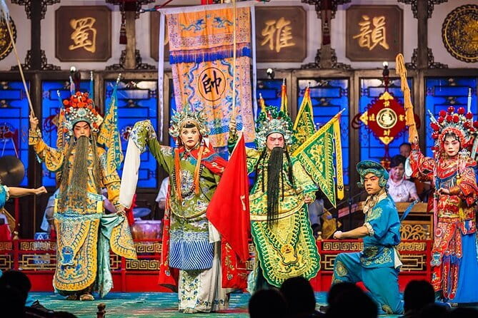 Chengdu Signature Opera Face Changing and Tea - Face-changing: the signature moment you plan for