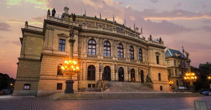 Concert in the Rudolfinum - MOZART, VIVALDI, SMETANA - The human touch: how the night is run