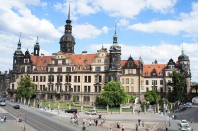 Dresden: New Green Vault and Semper Opera Tour - Semperoper in 45 minutes: a working opera house, not just a facade