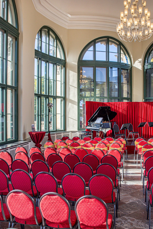 Dresden: New Year's Eve Concert at the Zwinger - Strauss waltzes and Léhar melodies: why this pairing works