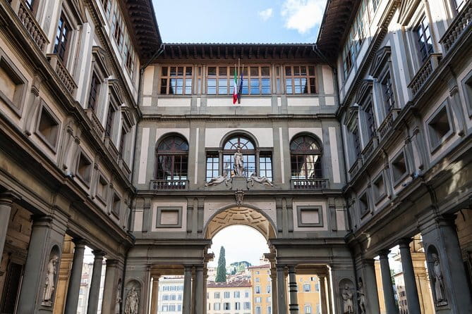 Florence Baptistery & Opera Museum Audioguided tour with guide - Stop 4: Inside Santa Maria del Fiore (what you’ll notice)
