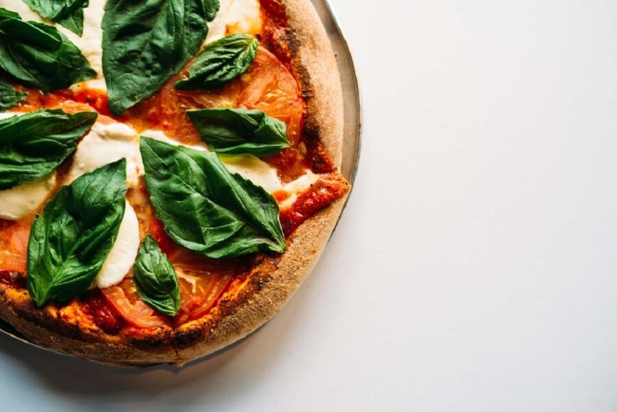 Florence: Pizza Dinner and Opera Arias Concert - Oltrarno Pizza First, Then Santa Monaca Opera at 9:00