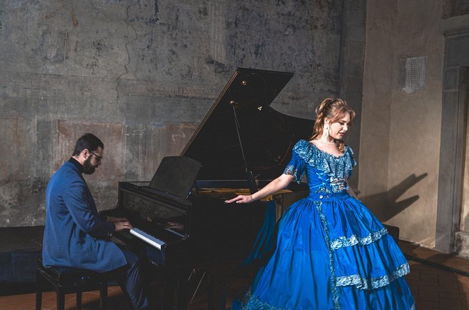 Great Italian Opera in Florence - Timing and getting there: two minutes from Piazza Santa Croce