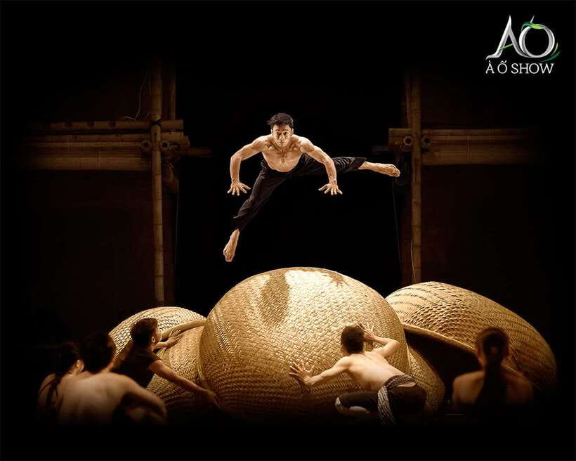Ho Chi Minh: A O Show Bamboo Circus at Saigon Opera House - Saigon Opera House: the right kind of grandeur for a one-hour show