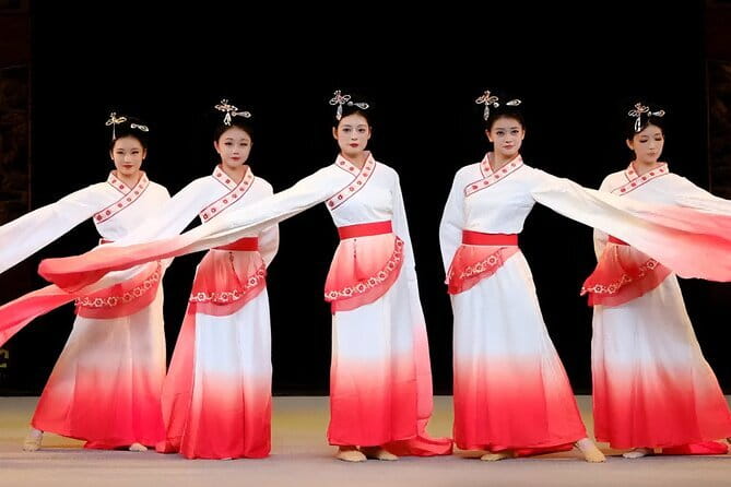 Jinjiang Theater:Eight-Face Changing-Legendary Sichuan Opera - Jinjiang Theater by Tianfu Square: a convenient Chengdu culture stop