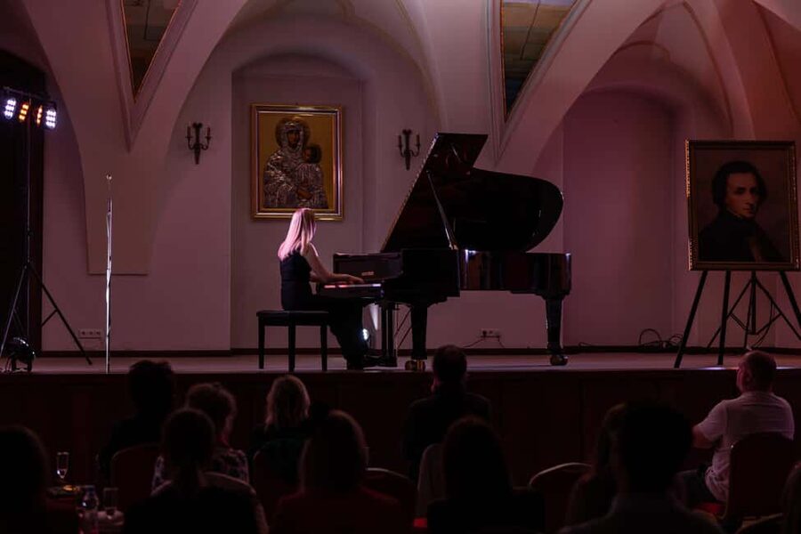 Krakow: Frédéric Chopin Classical Music Candlelight Concert - Prosecco, Hosting, and the Practical Side of an Easy Evening