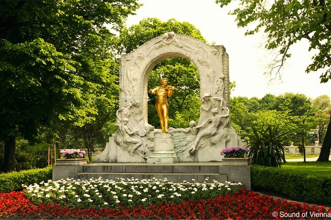Kursalon Vienna: Strauss and Mozart Concert With Dinner - Who should book this Kursalon Vienna concert dinner?