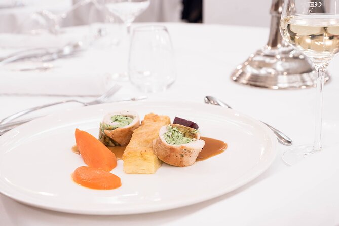 Mozart Dinner Concert in Salzburg - Seating, visibility, and solo-traveler reality