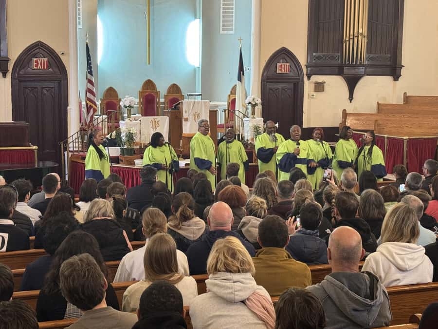 New York City: Harlem Gospel Live Music Concert - Why Harlem Gospel Live Music Feels Different on This Side of the Door