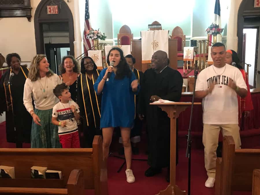 New York City: Harlem Gospel Live Music Concert - Audience Participation: Clapping, Singing Along, and Getting Pulled In