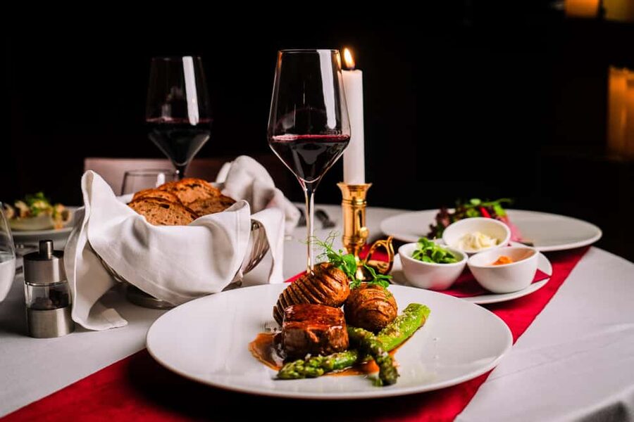 Nuit des Lumières - The Candlelight Dinner Concert in Vienna - The music program: three acts that move from classical to pop