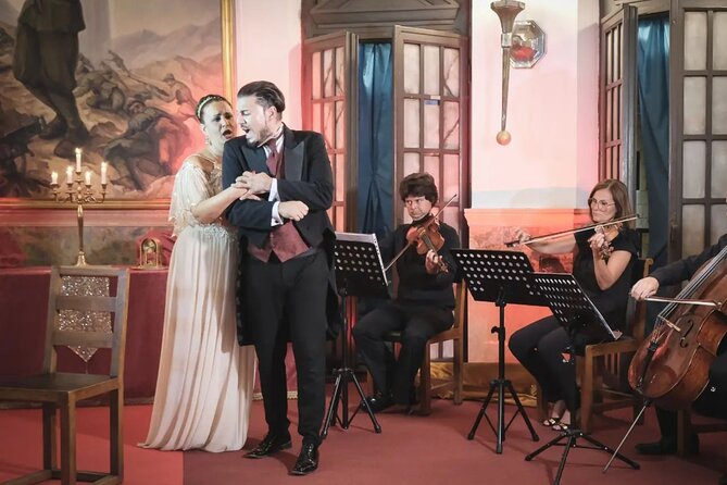 Opera Concert in Verona Palace with Prosecco - The Prosecco Welcome and the Meet-the-Performers Moment