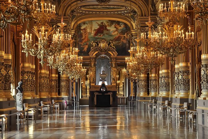 Opera Garnier with private guide - Crowds and sound: the reality check for hearing the guide