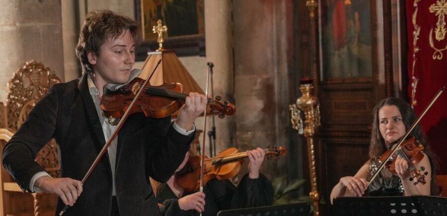 Paris: Classical Music Concert in Saint-Julien-le-Pauvre - Price and value: what $46 buys in real-life Paris