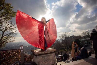 Paris: Opera Singer Guide in Montmartre - Meet Veronica Antonelli and the Montmartre Enchanté Concept