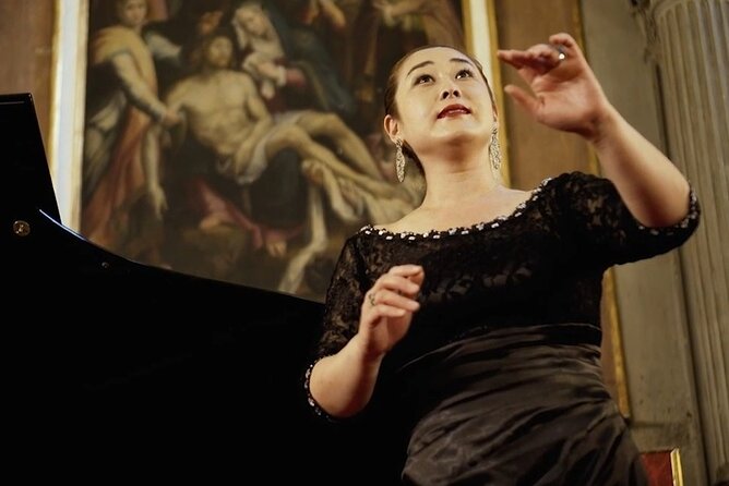 Pizza Dinner and Italian Opera Arias Concert in Florence - Should you book this Florence pizza and opera night?