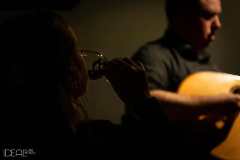 Porto: The highest-rated traditional fado concert (downtown) - Comfort, Etiquette, and Timing: How to Have the Best Seat in the Room