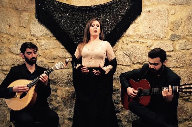 Portuguese Fado Live Music Show in Lisbon - Rossio Square at 7:00 pm: The First Test of the Night