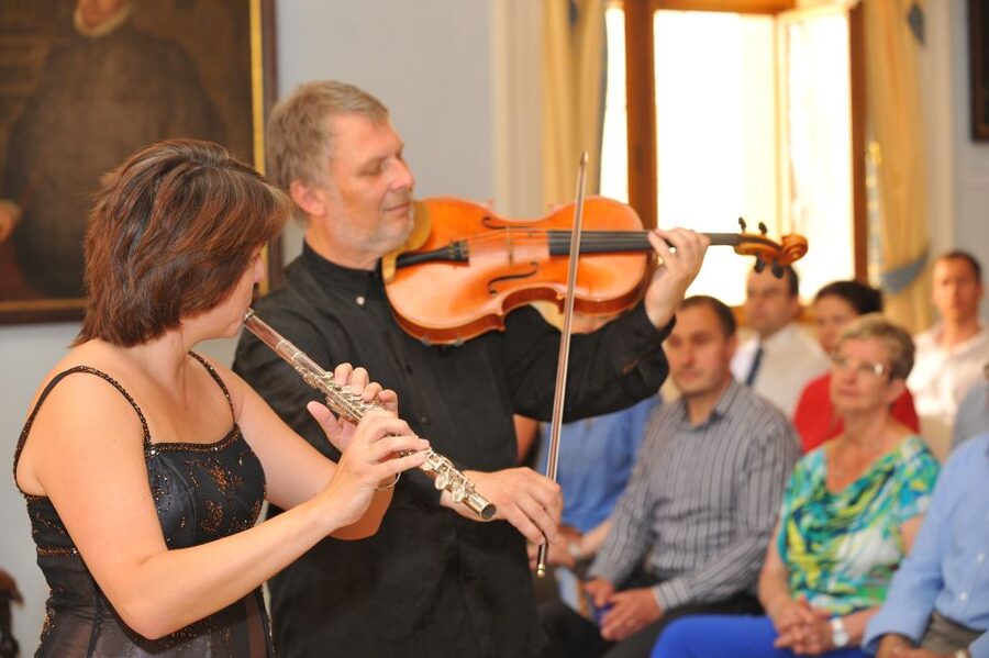 Prague Castle: Midday Classical Concert at Lobkowicz Palace - What the midday concert feels like in real life