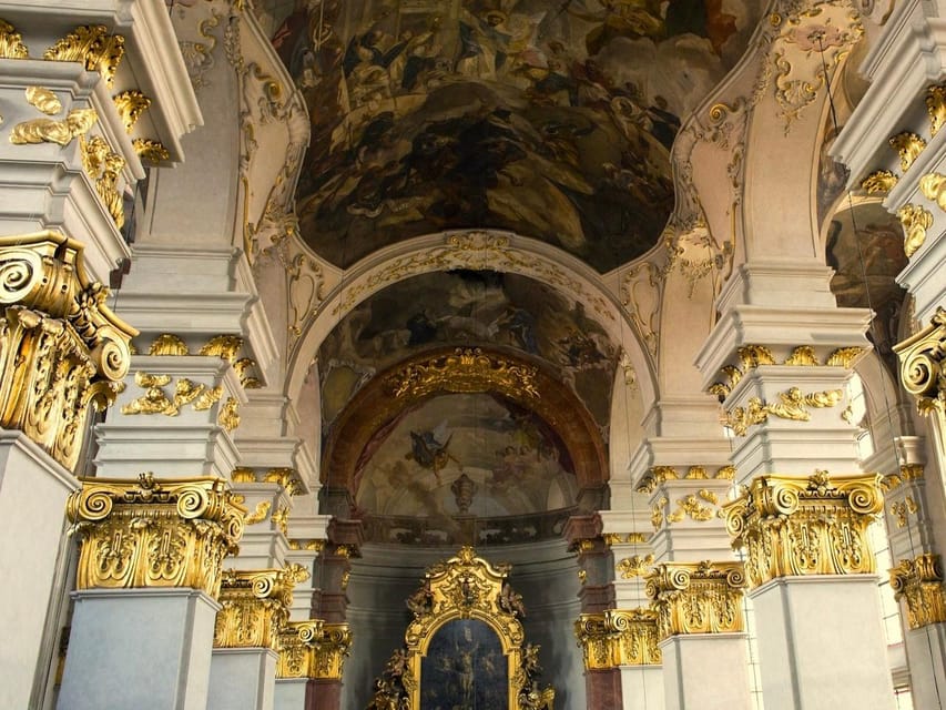 Prague: Classical Concert at St. Giles' Church - The music mix: chamber orchestra plus soprano and organ power