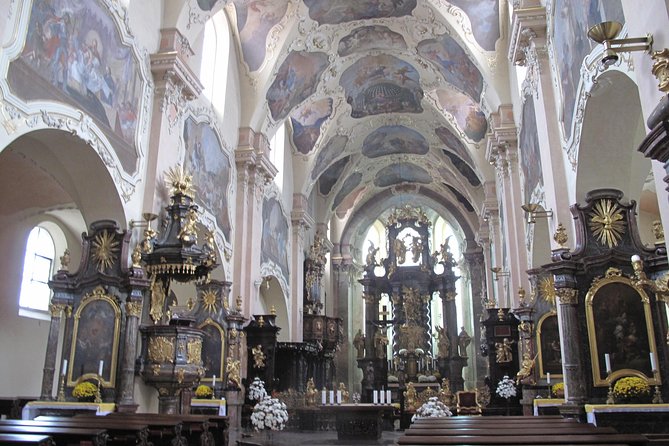 Prague Old Town Tour with a Classical Concert - Meeting at Staroměstské náměstí and what to expect