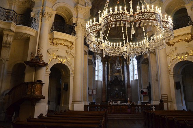 Prague Old Town Tour with a Classical Concert - Old Town Square: the Astronomical Clock area in plain context