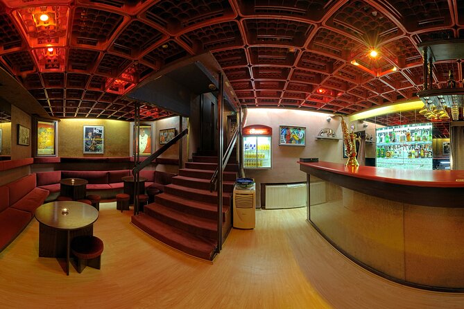 Prague Reduta Jazz Club with Concert Ticket - Timing the night: 7:00 PM vs 9:15 PM (and why arrival time matters)