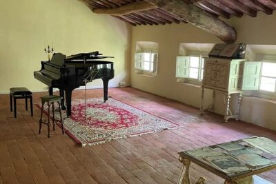 Private Concert in the Artist's House on the Hills of Lucca - The concert itself: violin and piano, romantic repertoire up close