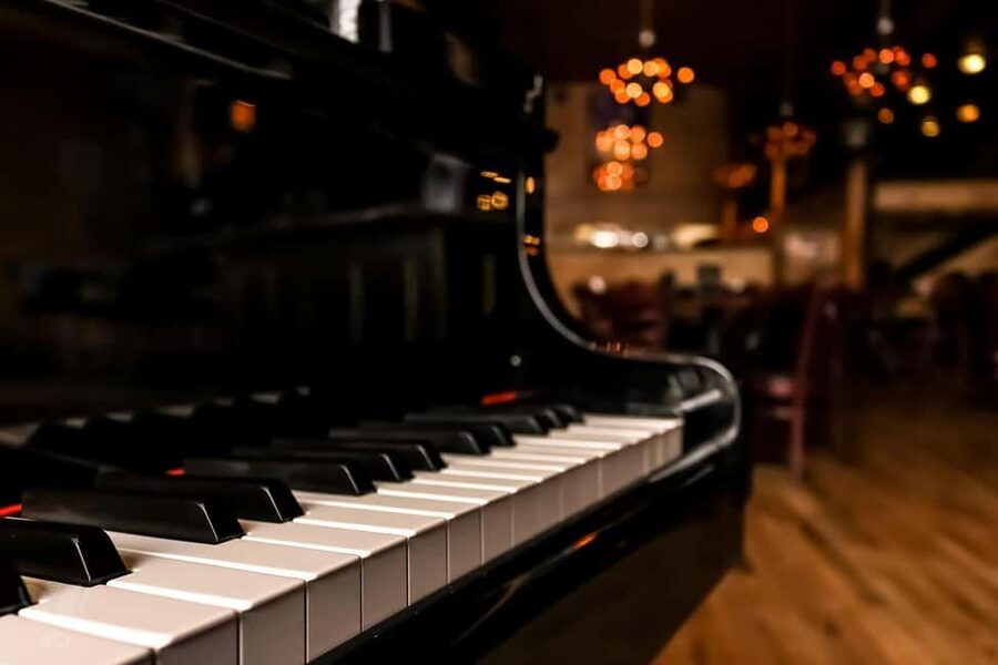 Rome: Chopin Piano Concert by Candle Glow - Finding the church near Rome’s icons without losing time