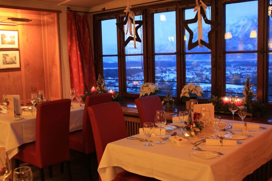 Salzburg: Christmas/Advent Concert & Dinner - Dinner at the Panoramic Restaurant: Classic vs VIP Menus