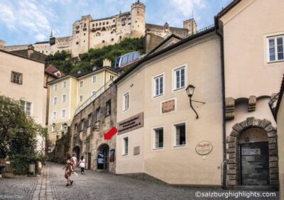 Salzburg: Christmas/Advent Concert & Dinner - Getting to Hohensalzburg: The Funicular Ride You Already Pay For