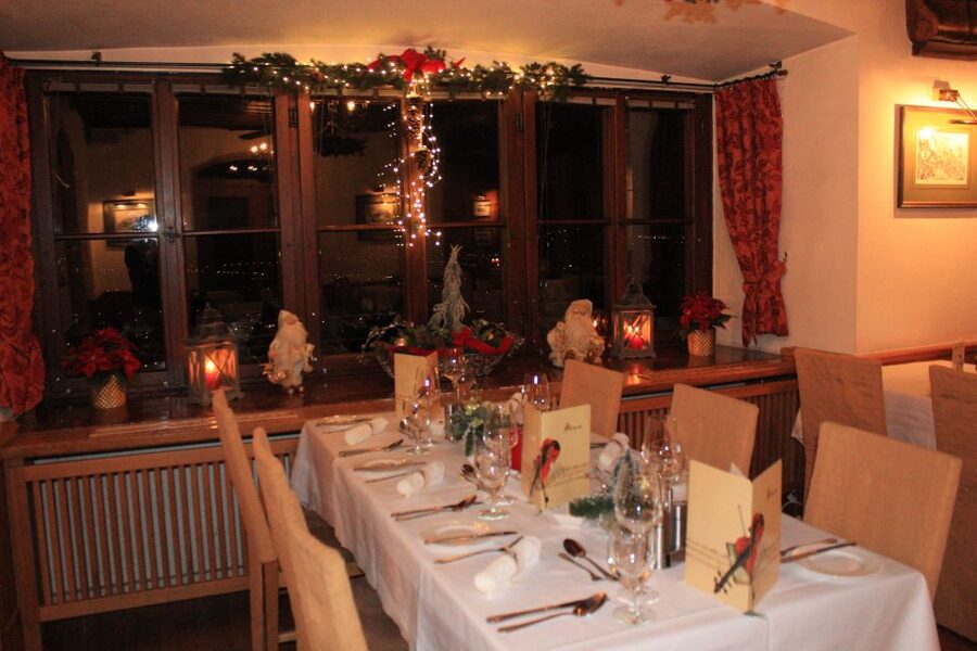 Salzburg: Christmas/Advent Concert & Dinner - Should You Book This Salzburg Christmas Concert and Dinner?