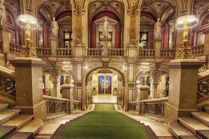 STATE OPERA - PRIVATE guided tour (tickets included) - You’ll hear the opera’s real star power (not just names)