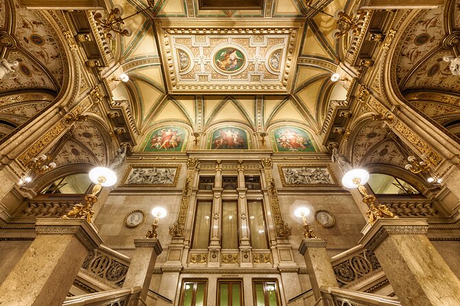 STATE OPERA - PRIVATE guided tour (tickets included) - Old pomp meets a postwar rebuild: the architecture story