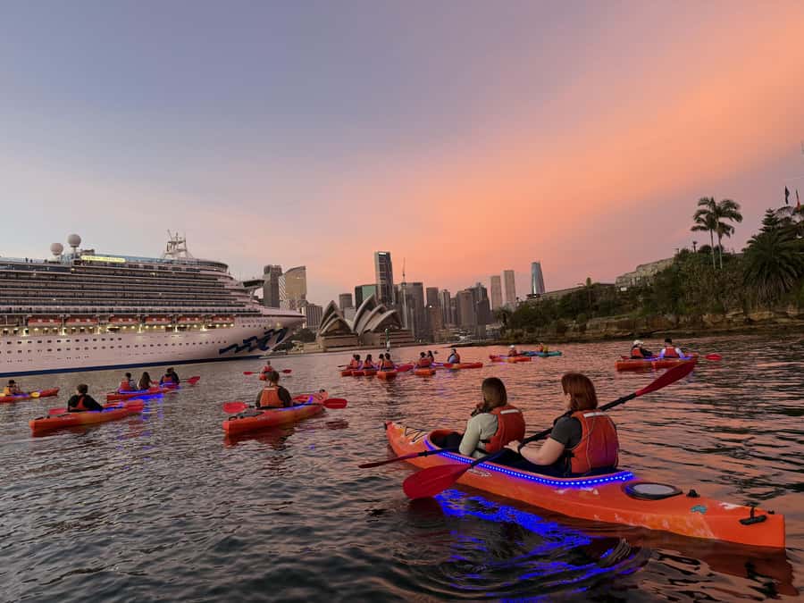 Sydney: Sunrise Kayak, Opera House & Under Harbour Bridge - Opera House at Dawn: The Calm Water and the First Big Views
